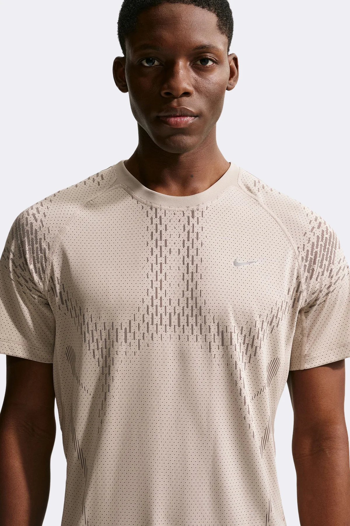 Nike Stride Tee - Image 3