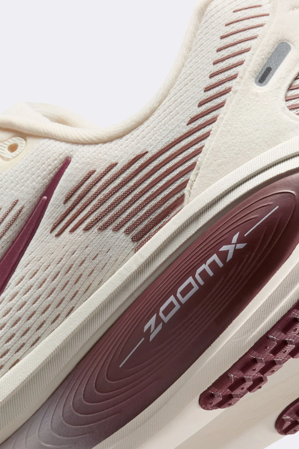Nike Vomero 18 - Image 8