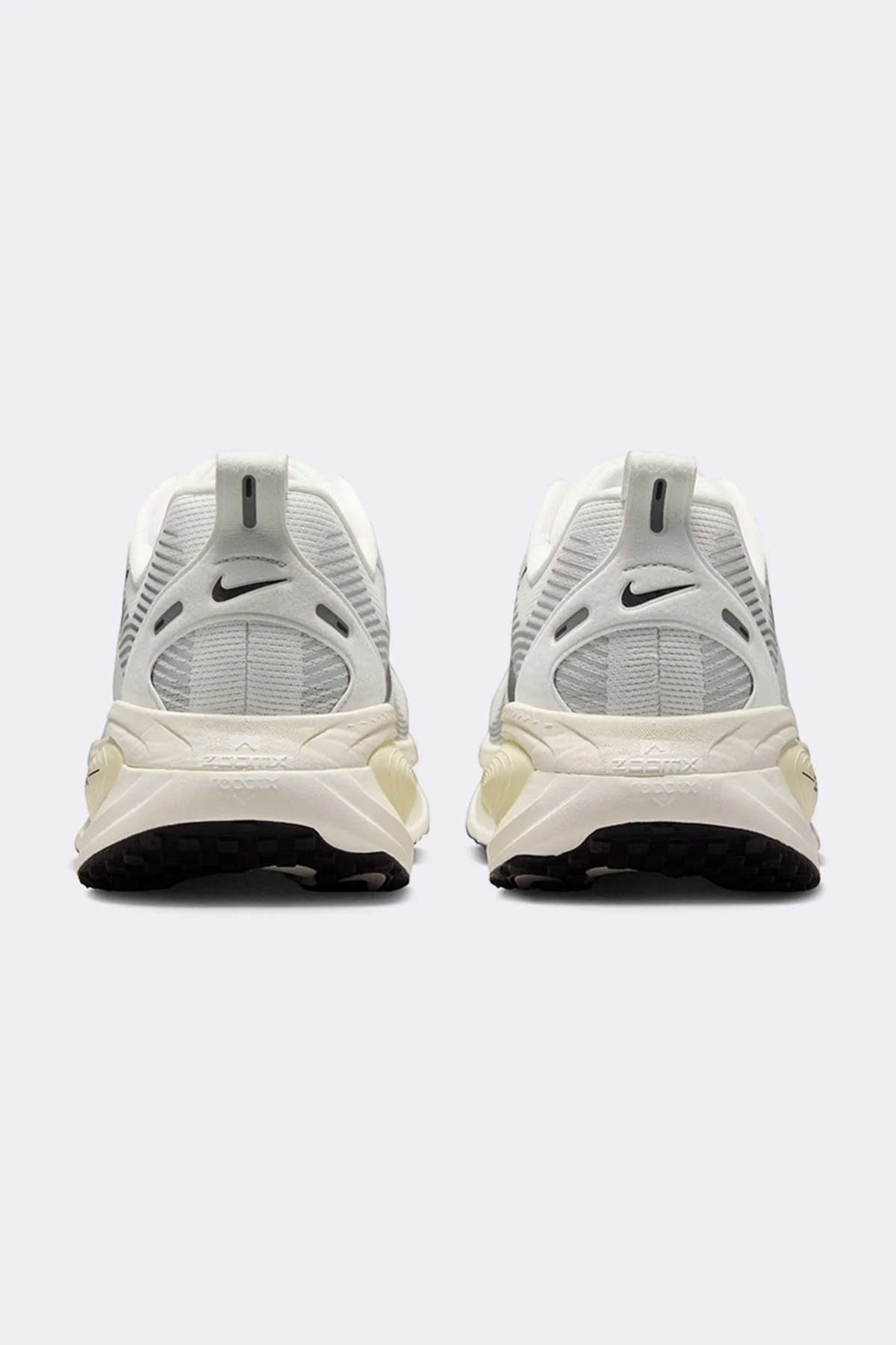 Nike Women's Vomero 18 - Image 4